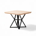 Table carrée en bois clair avec piètement en métal noir 80 x 80 x 75cm